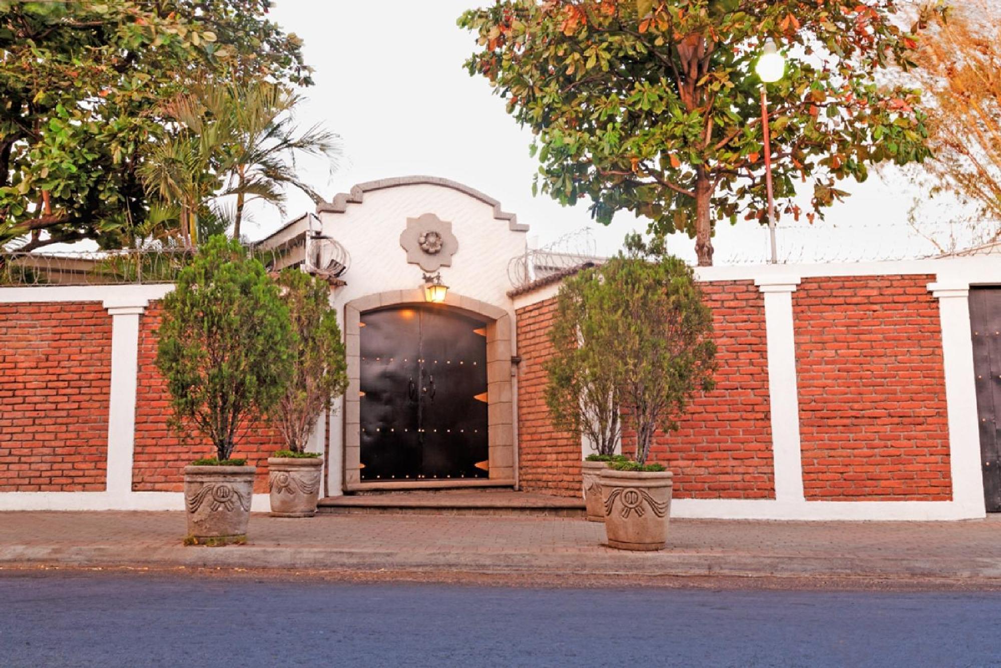Hotel El Almendro Managua Exterior foto